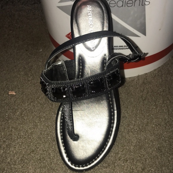 Sandals - Picture 2 of 5